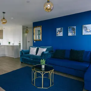 Apartment Service - Free Netflix And Wifi *