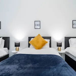 아파트 Three Bedroom Apartment- One Choice Stays Serviced Accommodation- Jewellery Quarter *
