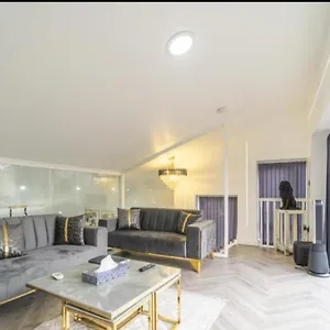 Villa New Modern Stylish Near Centre Birmingham, With Outdoor Hot Tub *