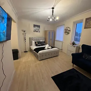 Double Bed Fast Wifi,netflix, No Deposit Required Διαμέρισμα