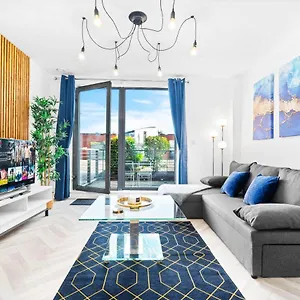 New Luxury Centre By Azura Nights