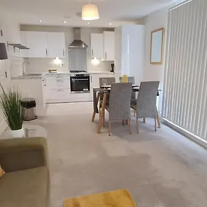 7 Atwood House Apartment