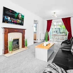 Jlr,nec,resort World,bham Airport,hs2 Contractor Holiday home Birmingham