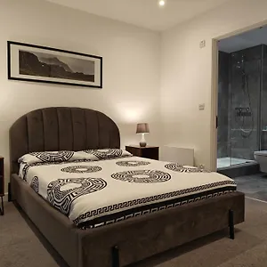 Centre - 3 Bed Birmingham