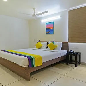 Hotel Itsy N Square 3*