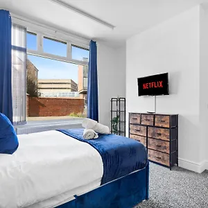 Apartment Chic In The Heart Of Birmingham's Jewellery Quarter *