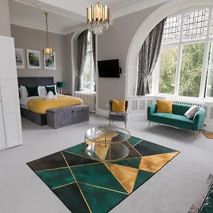 Fabulous Garden With En-suite * Birmingham