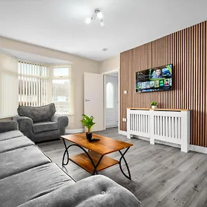 House In Erdington Ferienhaus *