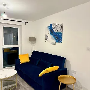 Stylish 2-bedroom In Apartamento