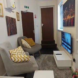 Apartment Private 1 Bed Flat Near The Aston Park