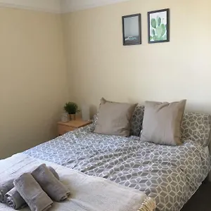 Harold's House Guest house *