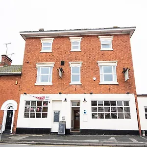 Oyo The White Hart Hotel