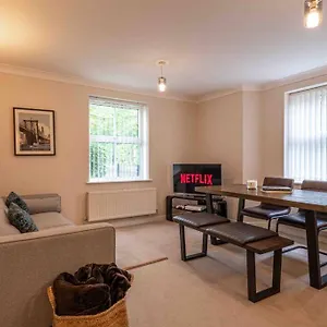 Apartmán Spacious Apartment, Near Centre + Nec